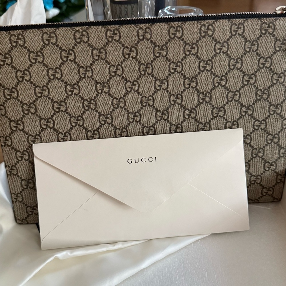 COPY - Gucci pouch - Picture 7 of 11